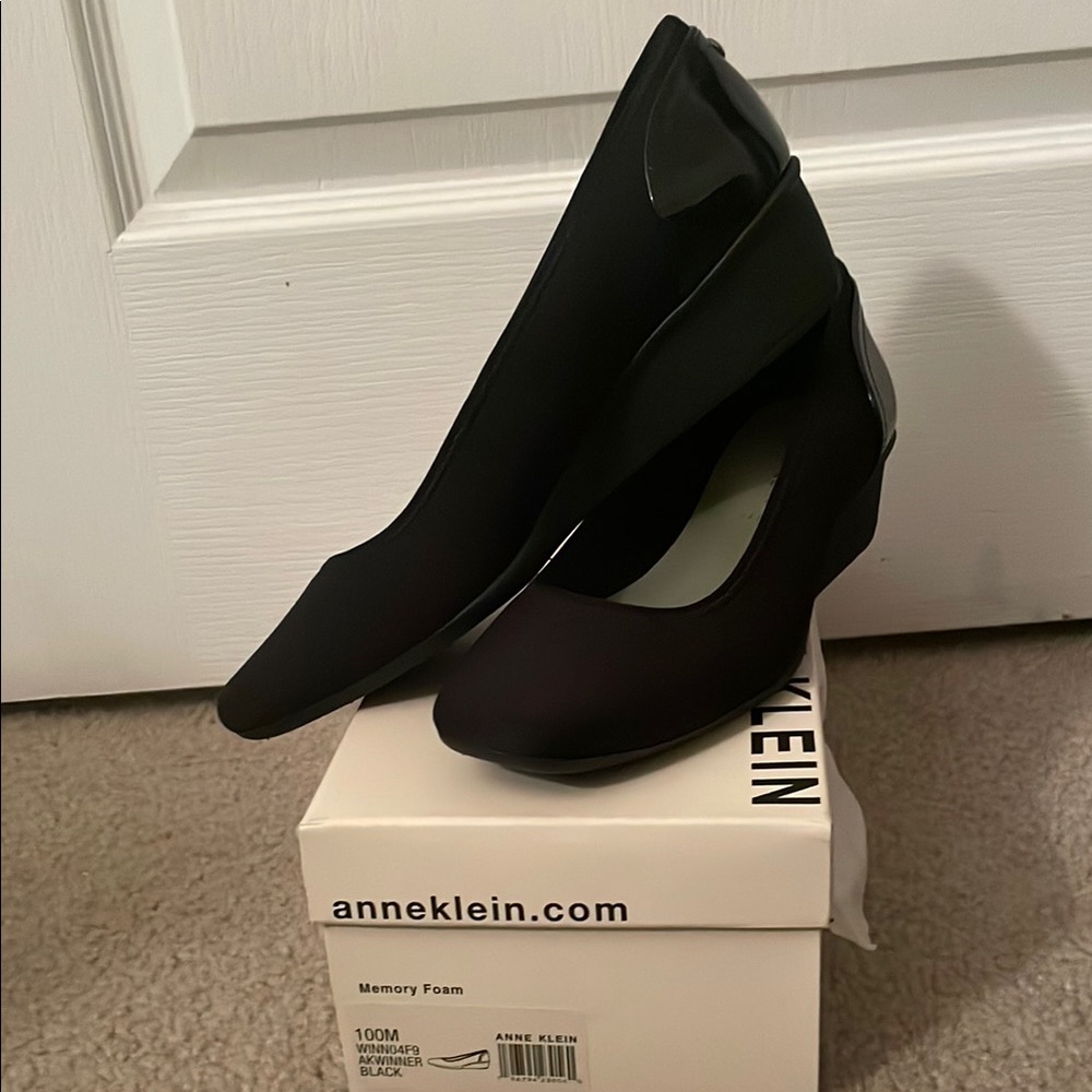 Anne Klein Women's Black Wedge Shoes